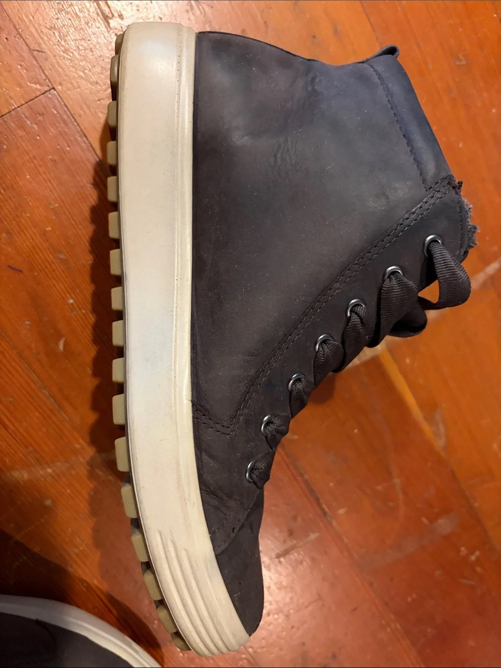 Ecco Chocolate Brown High-Top Winter Boots with Cream Sole